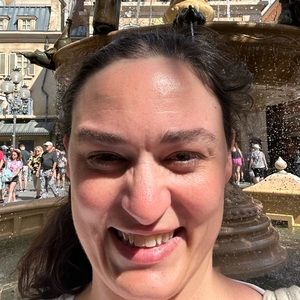 Meet your Posher, Julie